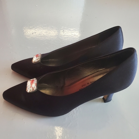 Vintage Paloma Elegant Formal Black Heels - Picture 4 of 8